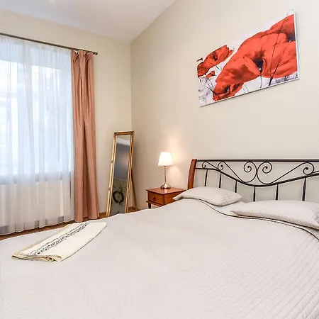 Apartment Ms *