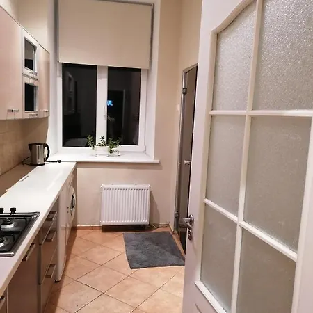 Apartment Ms *